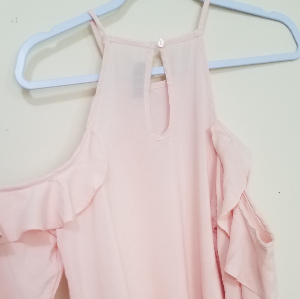 NWOT Pink Cold Shoulder Ruffle Top Keyhole Medium - Picture 5 of 7